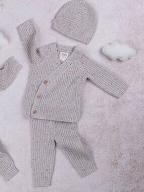 MiniP OATMEAL SPECKLED SET - WORN ONCE - SIZE 18M & 36M